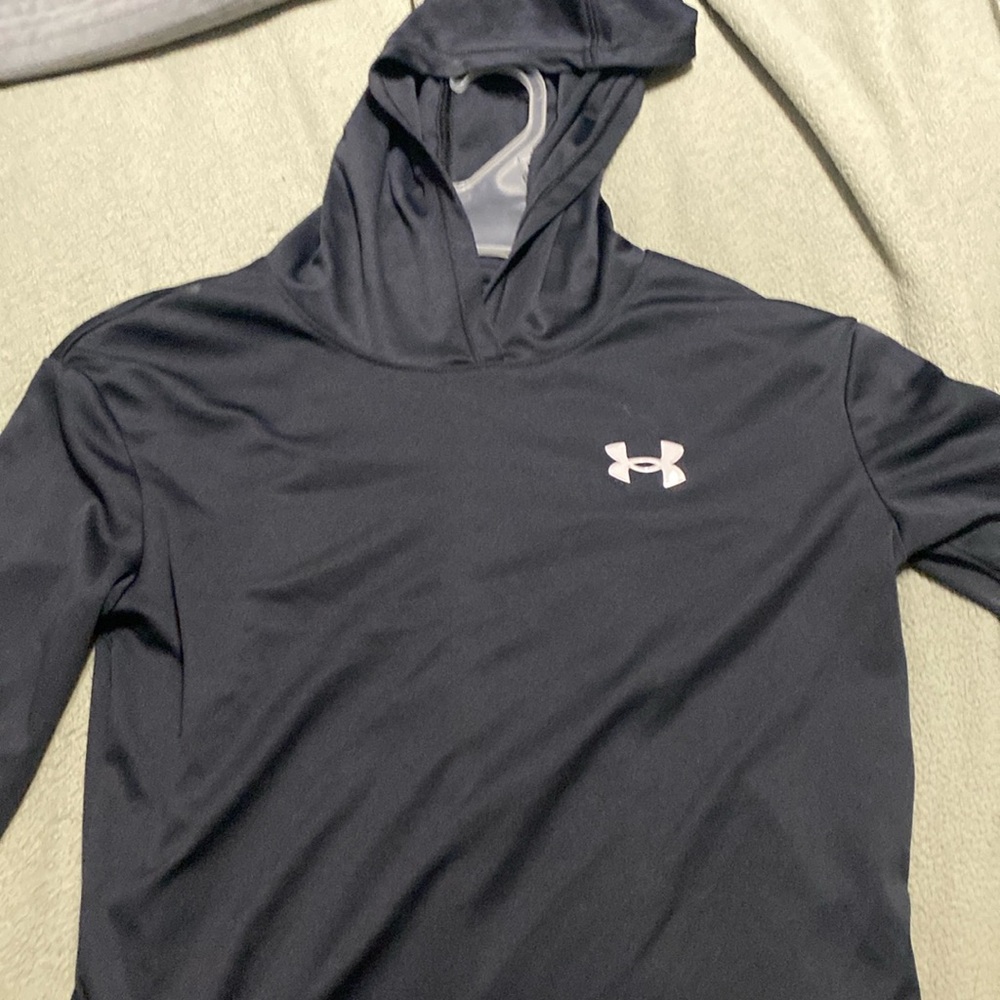 Boys Youth Medium Under Armour HEATGEAR.